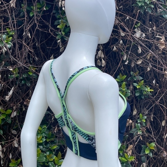 NWT Free People Run Remix Navy Blue Bralette Size Medium - Picture 3 of 8